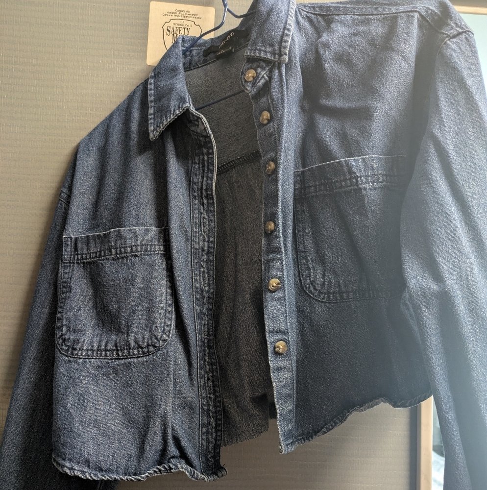 Crop Jeans Shirt fits more medium